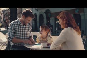 Nest Bank reklamuje kredyt na fotelik samochodowy dla dzieci