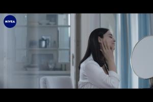 Monica Bellucci reklamuje kosmetyki przeciwzmarszczkowe Nivea