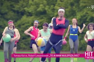 Tomasz Kot i Robert Lewandowski śpiewają „Blurred Lines” w reklamie T-Mobile